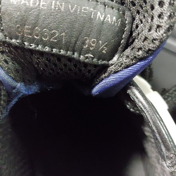 PRADA TENNIS SHOES - Picture 6 of 6